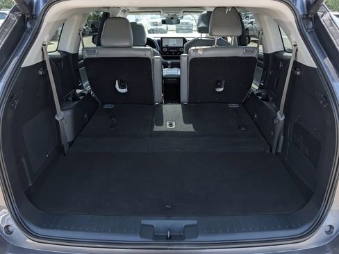 Used 2024 Toyota Highlander Platinum AWD/4WD image 31