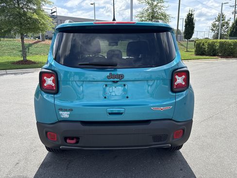 Certified 2022 Jeep Renegade Trailhawk AWD/4WD image 8