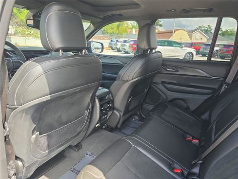 Used 2024 Jeep Grand Cherokee Altitude AWD/4WD image 13