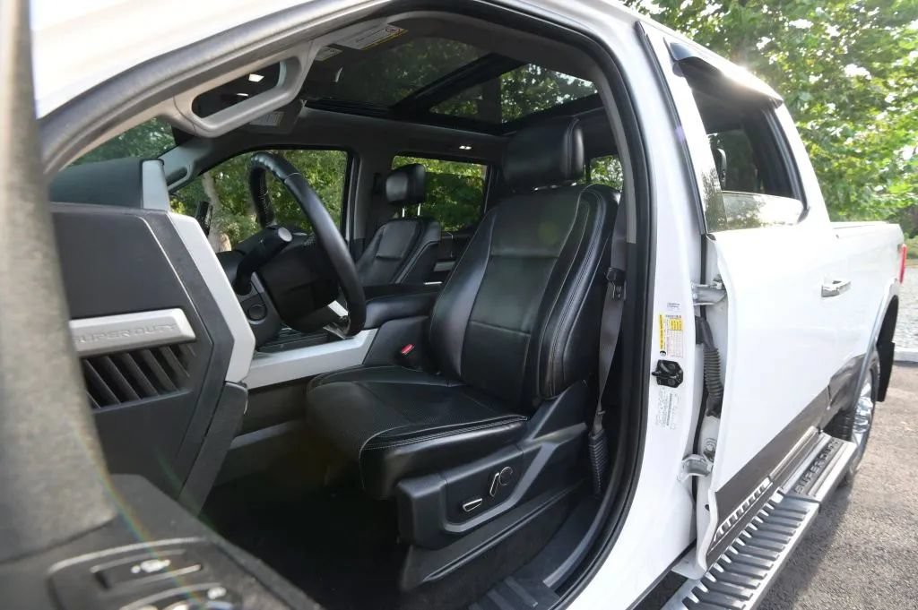 Used 2017 Ford F350 Lariat w/ Lariat Ultimate Package AWD/4WD image 47