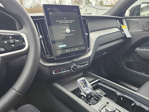 New 2026 Volvo XC60 B5 Ultra w/ Climate Package image 31