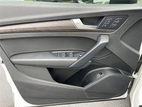 Used 2020 Audi Q5 2.0T Premium w/ Convenience Package image 11