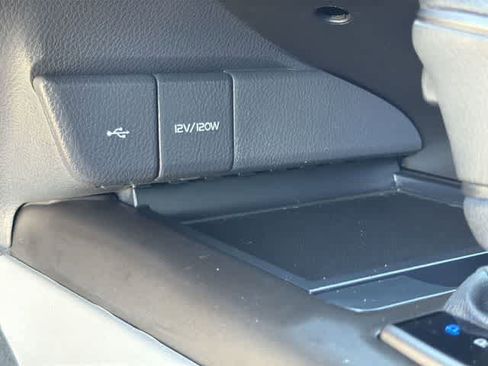 Used 2022 Toyota Camry SE image 22