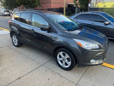 Used 2016 Ford Escape SE w/ Equipment Group 201A image 10