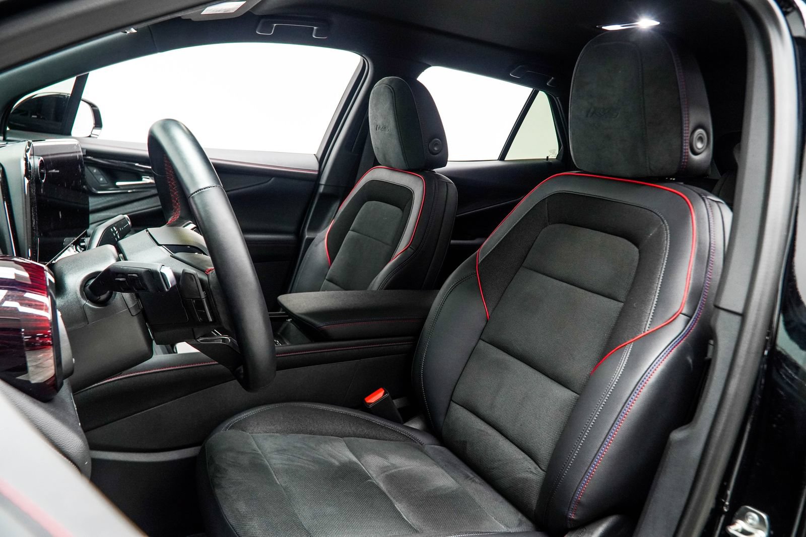 Used 2024 Chevrolet Blazer EV RS AWD/4WD image 35