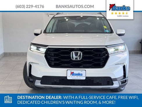 Used 2025 Honda Pilot Elite image 3