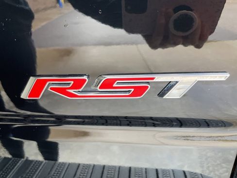 Used 2022 Chevrolet Silverado 1500 RST w/ Z71 Off-Road Package image 8