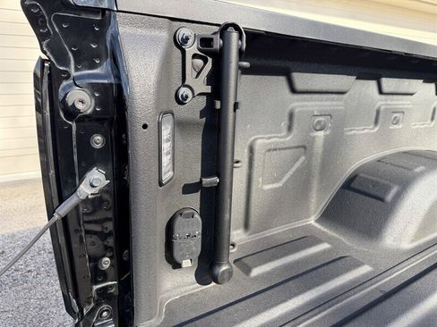 Used 2024 GMC Sierra 3500 AT4 w/ AT4 Premium Plus Package image 20