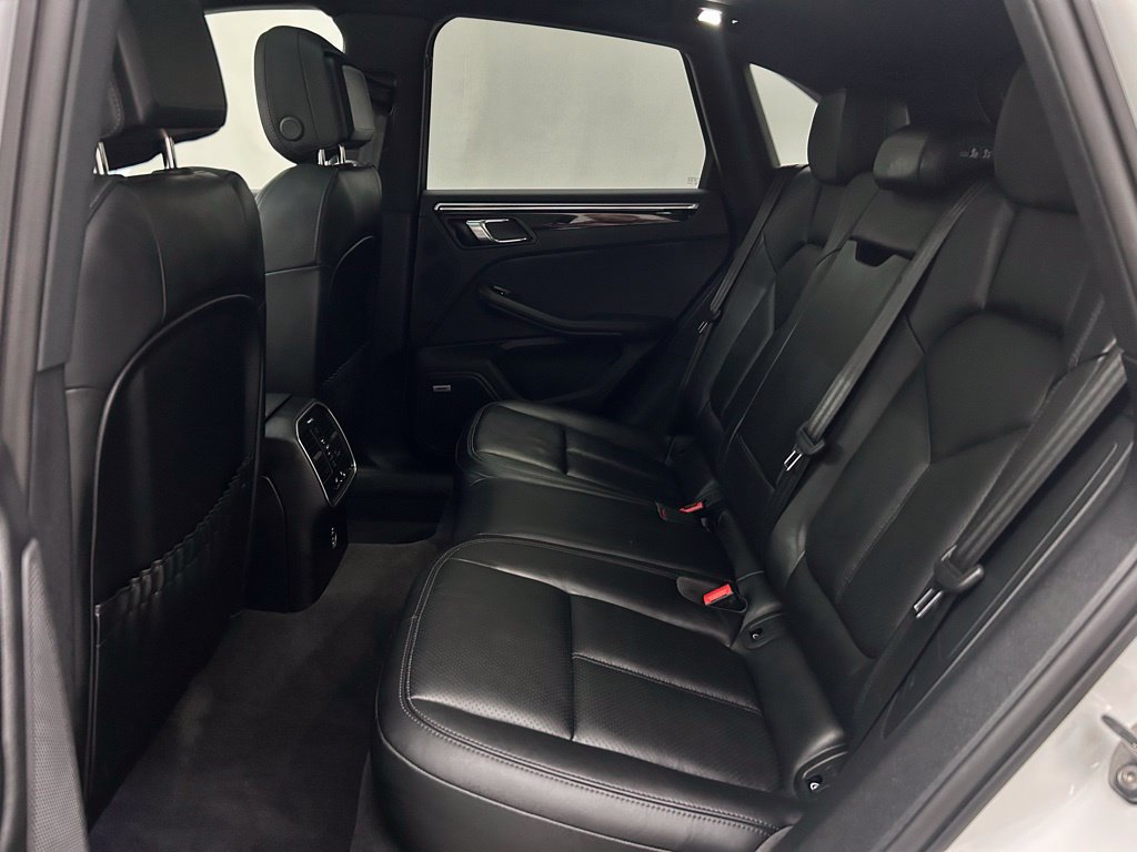 Used 2024 Porsche Macan AWD/4WD image 14