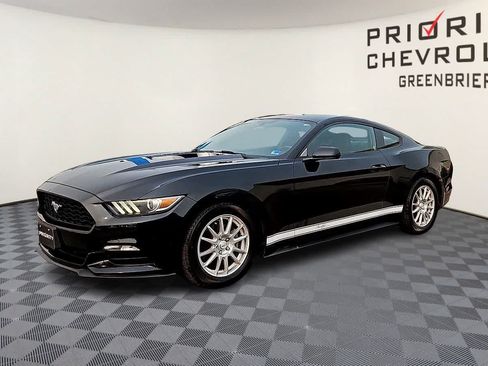 Used 2015 Ford Mustang Coupe RWD image 4