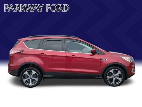 Used 2017 Ford Escape SE w/ SE Leather Comfort Package FWD image 6