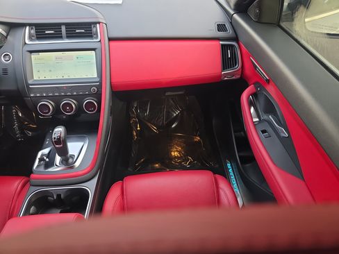 Used 2020 Jaguar E-PACE R-Dynamic HSE image 15