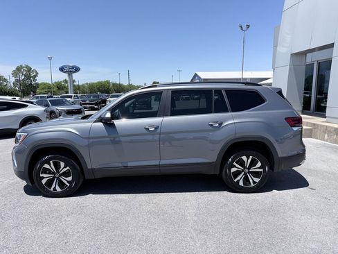 Used 2024 Volkswagen Atlas SE FWD image 5
