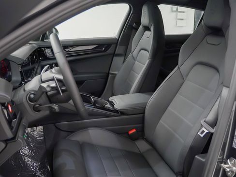 New 2026 Porsche Panamera 4 image 5