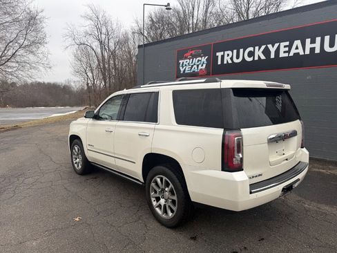 Used 2015 GMC Yukon Denali w/ Premium Package image 3