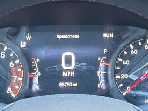 Used 2025 Jeep Compass Trailhawk w/ Trailer Tow Group AWD/4WD image 38