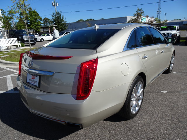 Used 2014 Cadillac XTS Luxury w/ Driver Awareness Package FWD image 4