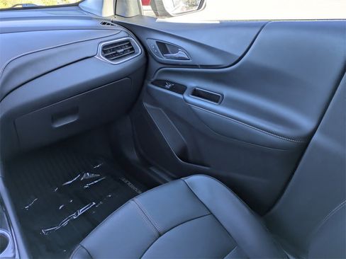 Used 2024 Chevrolet Equinox Premier image 19