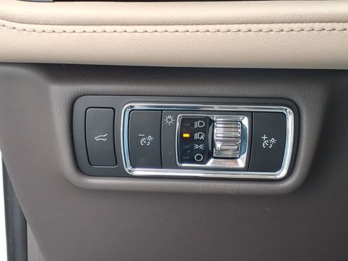 Used 2024 Lincoln Aviator AWD image 18
