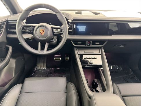 New 2026 Porsche Macan 4 Electric image 15