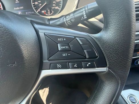 Used 2022 Nissan Altima 2.5 SV FWD image 14