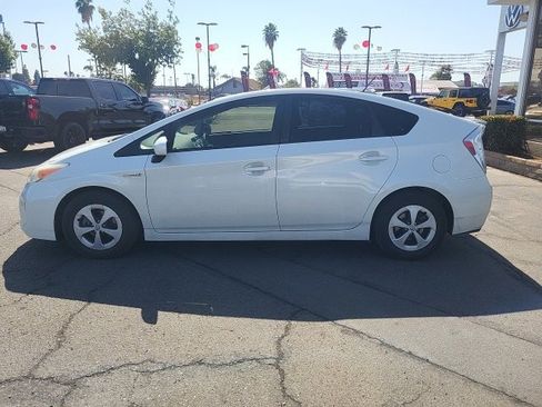 Used 2014 Toyota Prius Four image 5