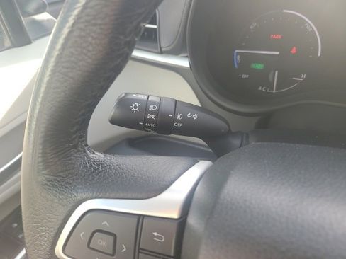 Used 2024 Toyota Sienna XLE image 21