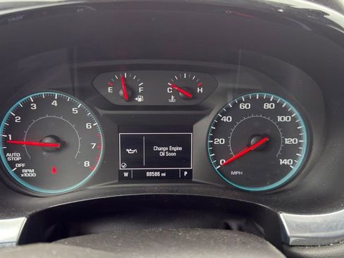Used 2021 Chevrolet Traverse LS AWD/4WD image 12