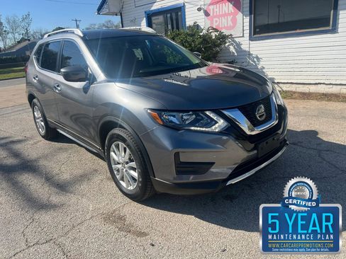 Used 2020 Nissan Rogue SV image 1