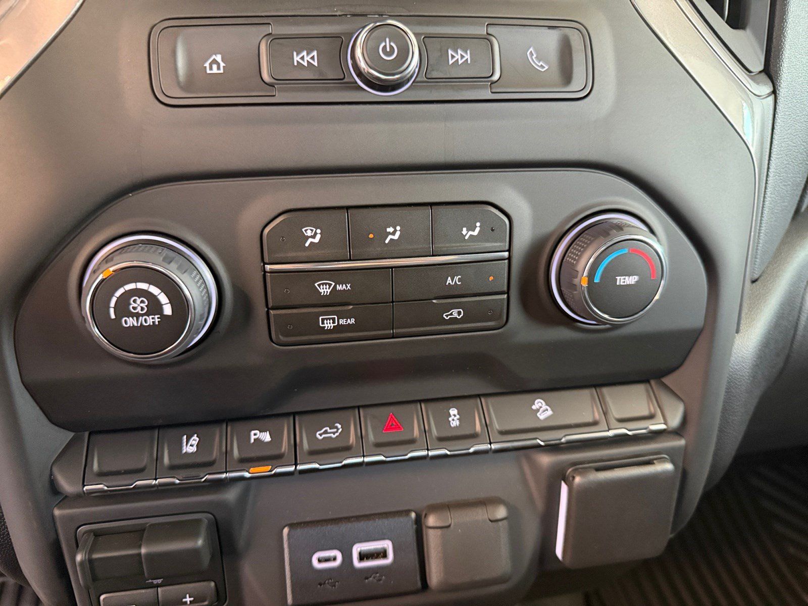 New 2026 Chevrolet Silverado 2500 Custom w/ Custom Value Package AWD/4WD image 28