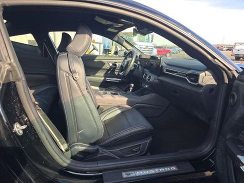 Used 2025 Ford Mustang GT Premium image 9