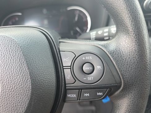 Used 2025 Toyota RAV4 LE FWD image 17