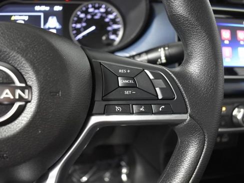 Used 2025 Nissan Versa SV w/ Trunk Package FWD image 15