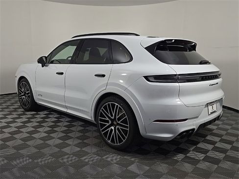 New 2025 Porsche Cayenne GTS image 3