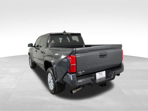 Used 2025 Toyota Tacoma SR5 image 7