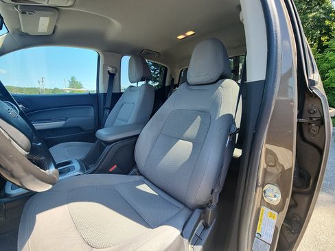Used 2016 Chevrolet Colorado LT w/ LT Convenience Package RWD image 17
