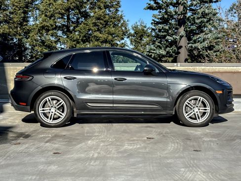 Used 2024 Porsche Macan image 9