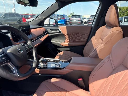 Used 2025 Mitsubishi Outlander SEL AWD/4WD image 11