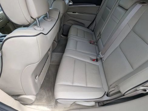 Used 2017 Jeep Grand Cherokee Overland w/ Jeep Active Safety Group AWD/4WD image 17
