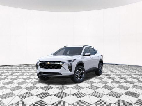 New 2026 Chevrolet Trax LT w/ LT Convenience Package FWD image 2