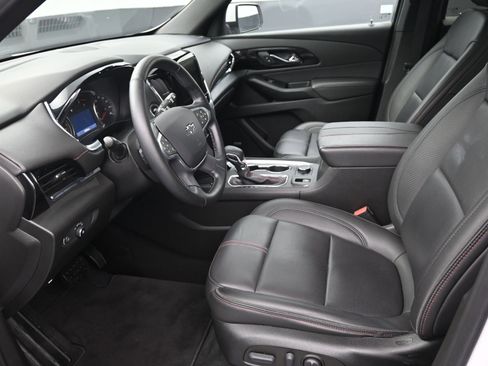 Certified 2023 Chevrolet Traverse RS image 9