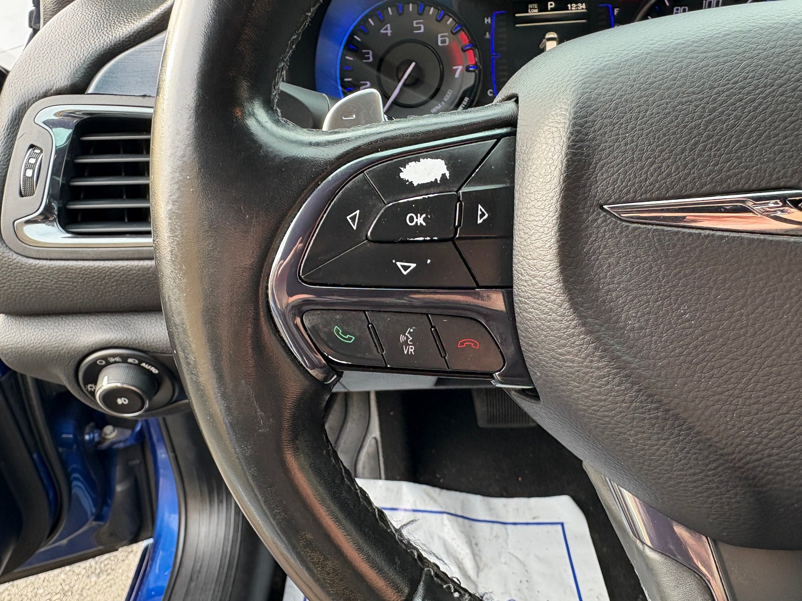 Used 2015 Chrysler 200 S FWD image 28