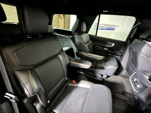 Used 2025 Ford Expedition Tremor AWD/4WD image 22