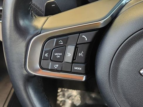 Used 2020 Jaguar F-PACE Prestige image 27