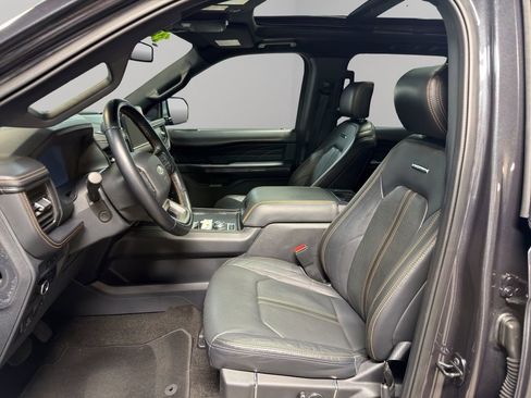 Used 2023 Ford Expedition Platinum AWD/4WD image 9