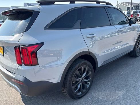 Used 2023 Kia Sorento AWD image 6