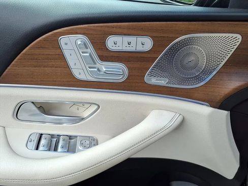 Used 2022 Mercedes-Benz GLS 450 4MATIC image 22