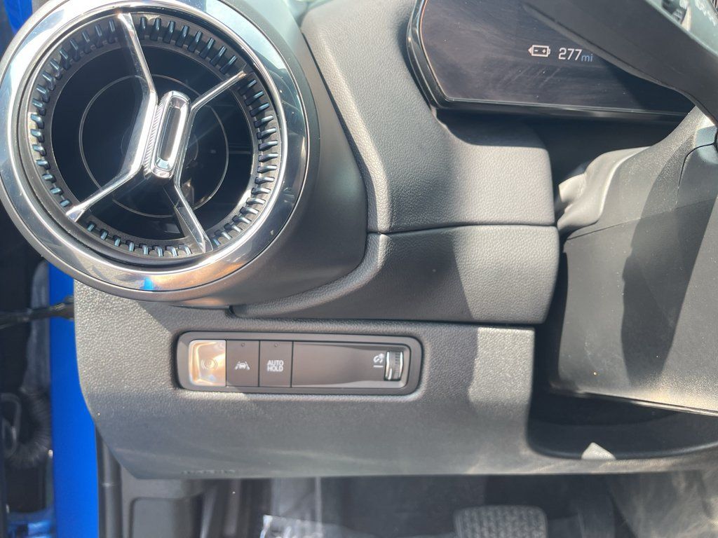 Used 2025 Chevrolet Equinox EV LT FWD image 18
