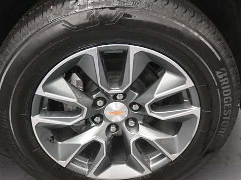 Used 2025 Chevrolet Silverado 1500 LT image 39