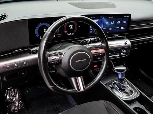 Used 2025 Hyundai Kona SEL image 16